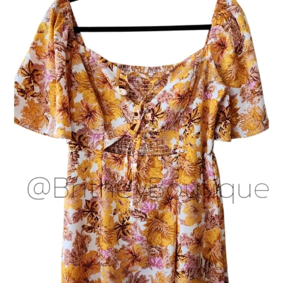 Floral Smocked Dress with Puff Sleeves - Picture 3 of 4